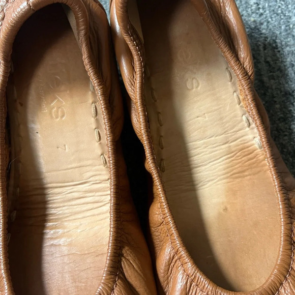 Tieks Tan Flats, size 7 - Picture 2 of 7
